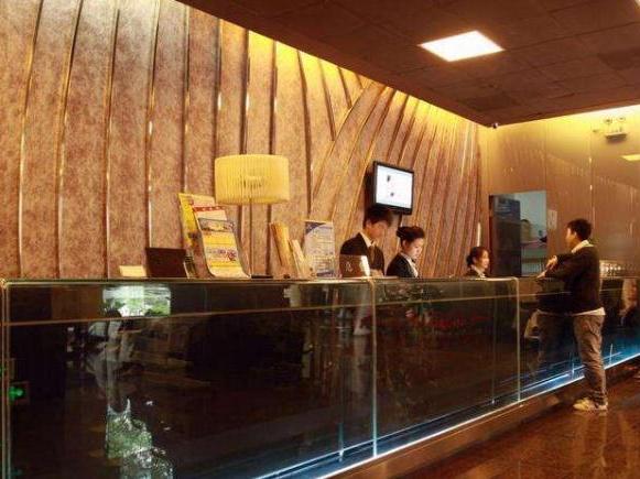 如果查老公开的房的记录违法吗？配偶出轨能立即判离婚吗？